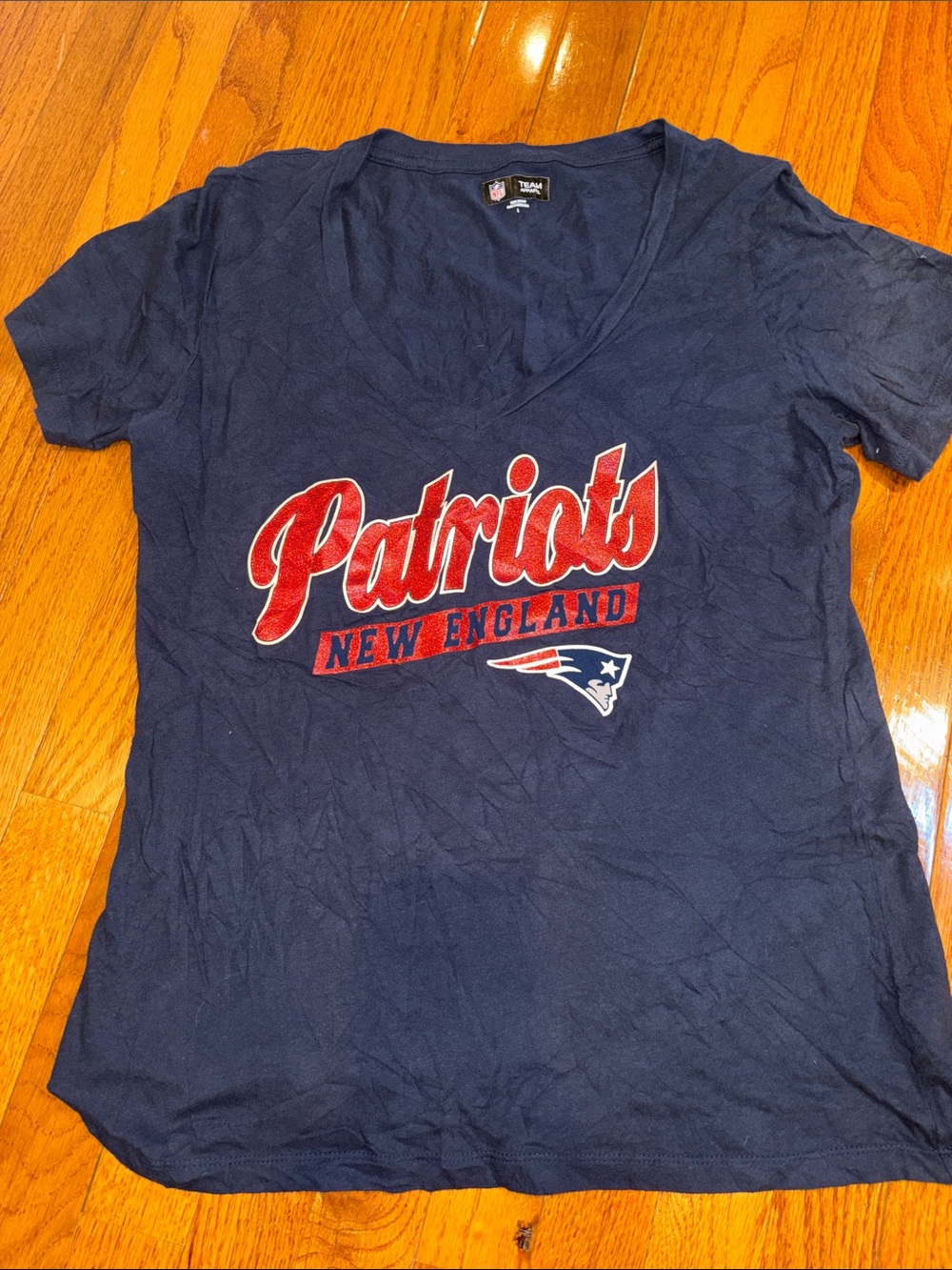 New England Patriots Women's Navy V-Neck Tee - Patriots Script